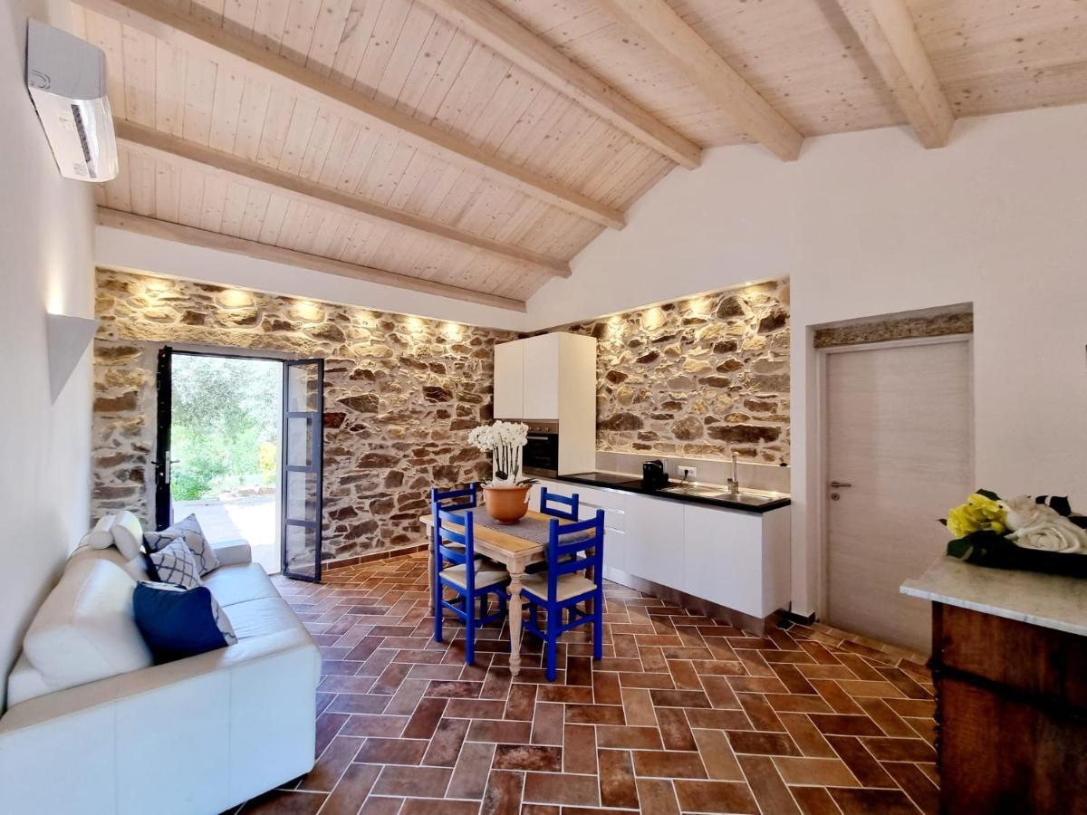 Stazzo San Teodoro La Quercia Piscina Condivisa Lejlighed Eksteriør billede