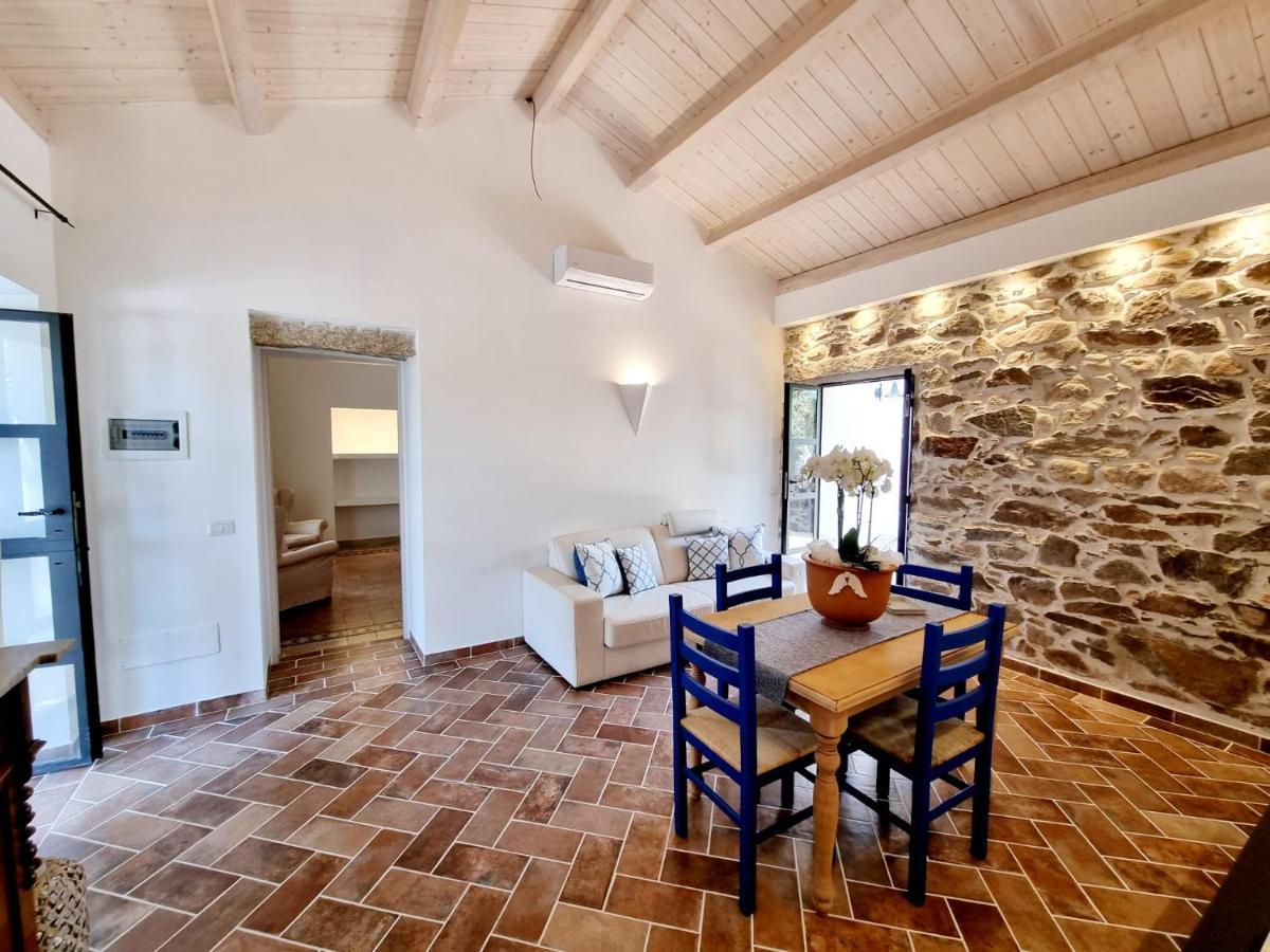 Stazzo San Teodoro La Quercia Piscina Condivisa Lejlighed Eksteriør billede