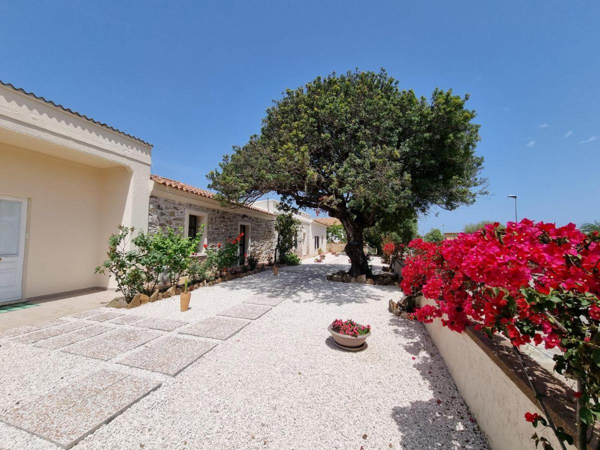 Stazzo San Teodoro La Quercia Piscina Condivisa Lejlighed Eksteriør billede