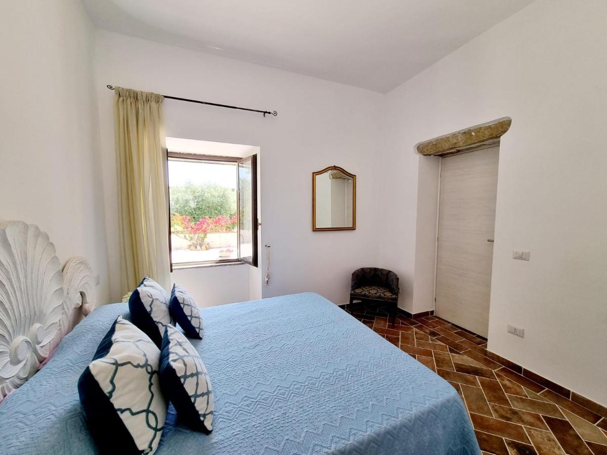 Stazzo San Teodoro La Quercia Piscina Condivisa Lejlighed Eksteriør billede