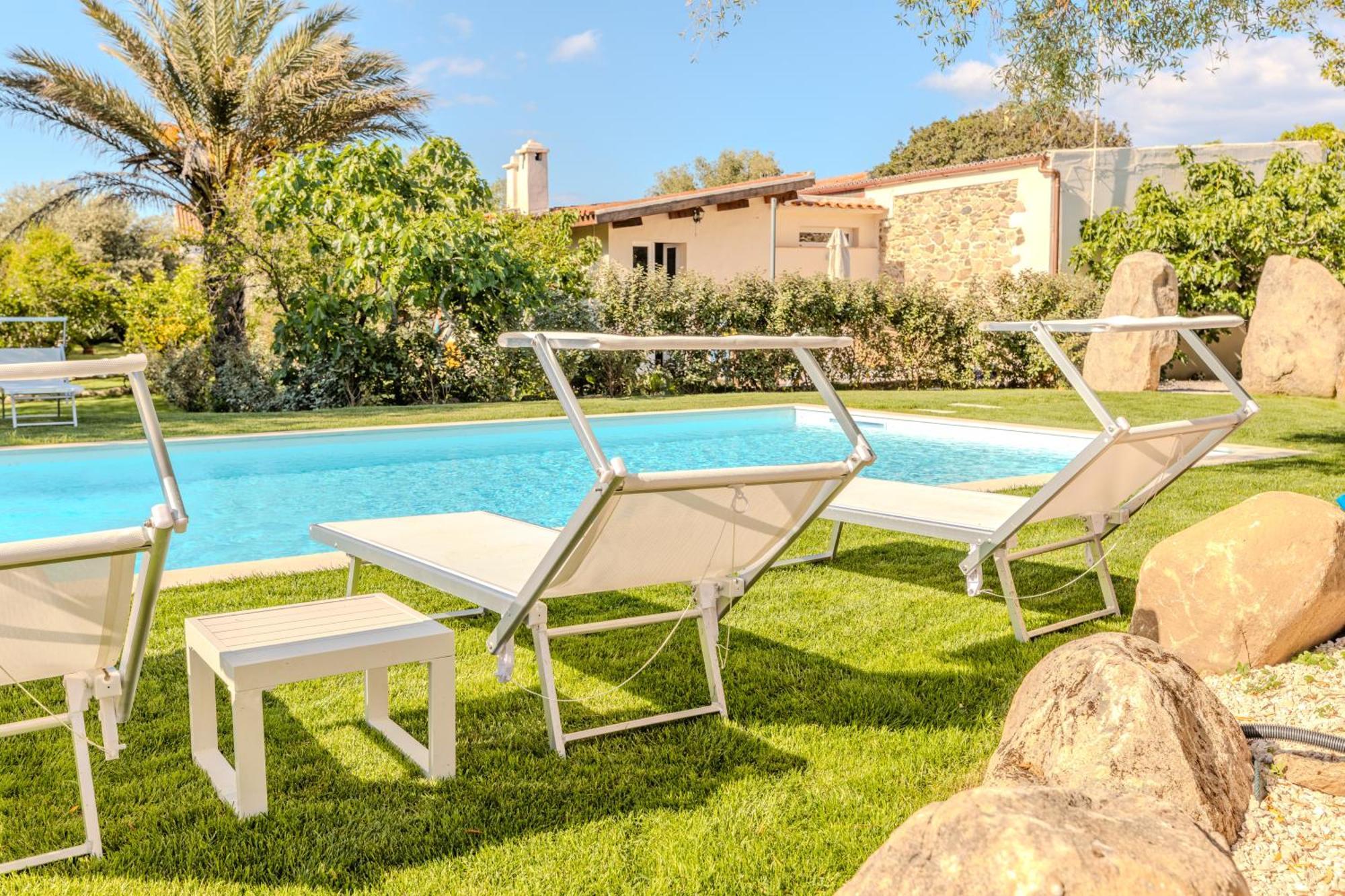 Stazzo San Teodoro La Quercia Piscina Condivisa Lejlighed Eksteriør billede